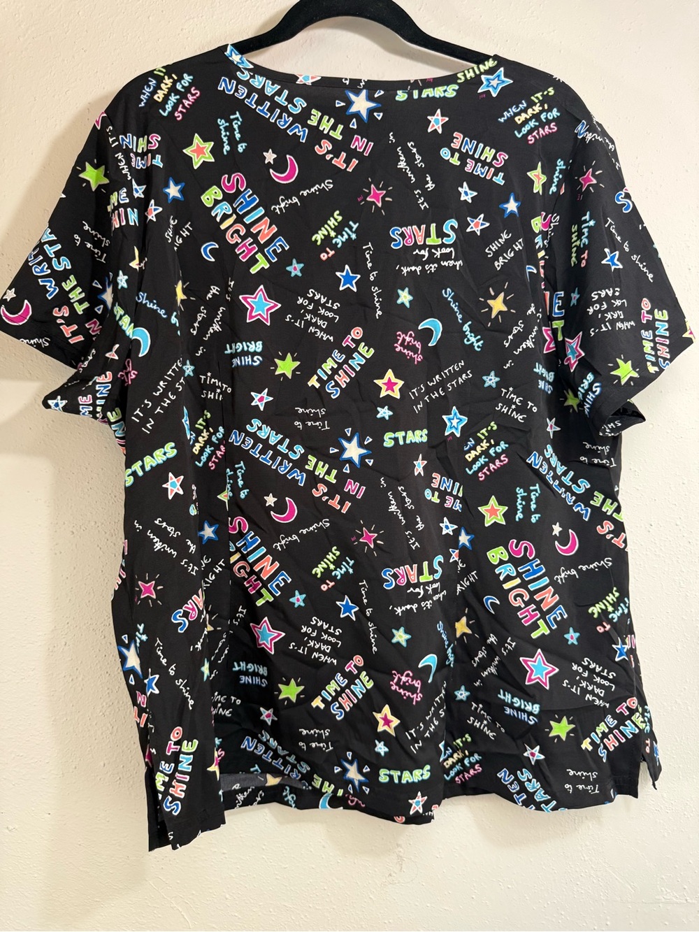 Scrub top "shine bright " moon and stars graphic size 2X - Picture 2 of 6